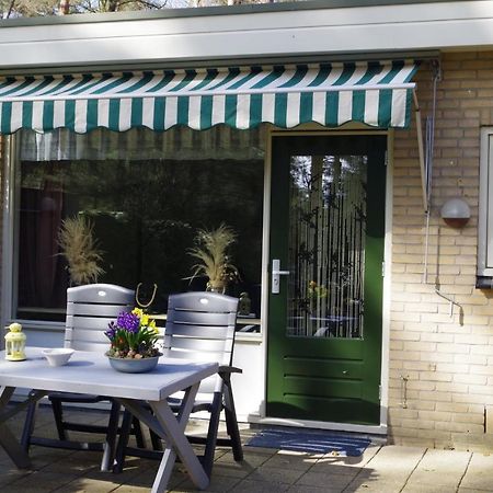 Geschakelde Bungalow Op De Veluwe "De Eekhoorn" 欧特罗 外观 照片